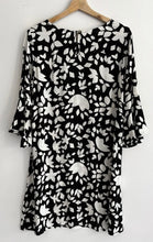 Load image into Gallery viewer, MISTER ZIMI Back &amp; White Jardin Print Peggy Dress Size 10