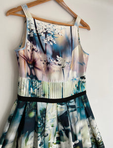OJAY amazing Lilypad border print Aline pleat dress size 8
