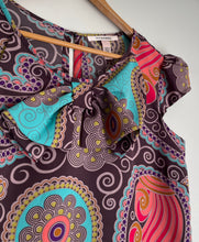 Load image into Gallery viewer, LIZA EMANUELE Cap Sleeve Bow Front Boho Paisley Top Blouse Size 10
