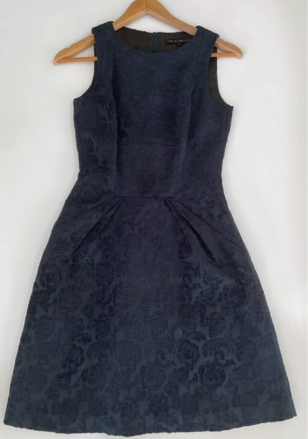 CUE gorgeous Textured Navy Velvet A Line Fit & Flare Dress Size 6