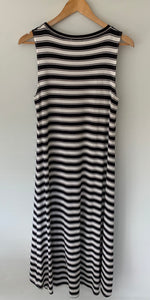 (Preloved) MELA PURDIE Beautiful striped Amazing Cut Maxi Midi  Dress Size M