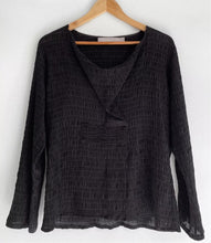 Load image into Gallery viewer, TIFFANY TRELOAR Black Pleat Long Sleeve Top Blouse Size 4 Fit 14